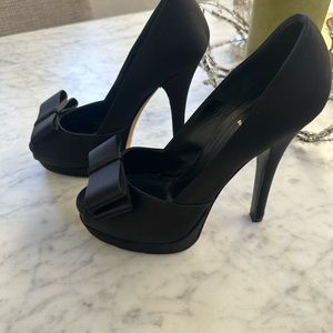 6.5-7.5 Satin Fendi heel.